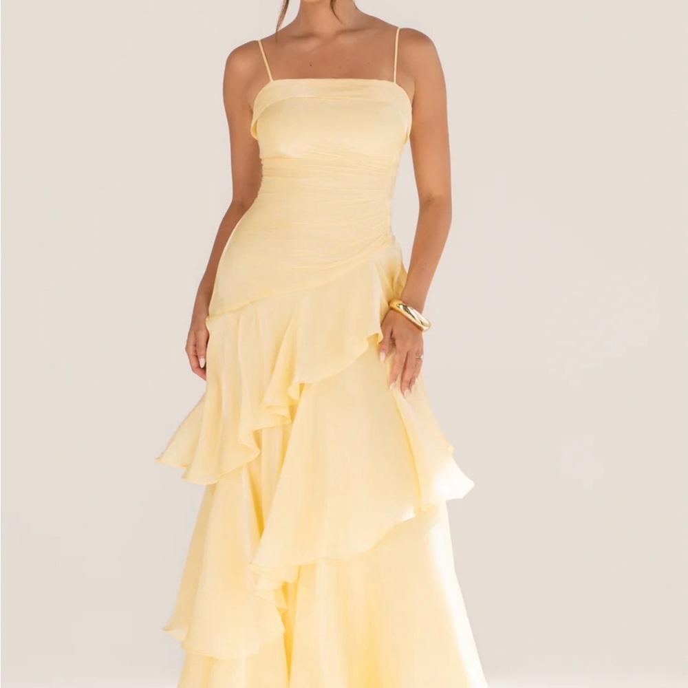 Elegant Yellow Ruffle Maxi Dress with Spaghetti Straps